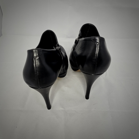 Vince Camuto Elvin Black Platform Booties - Picture 5 of 10